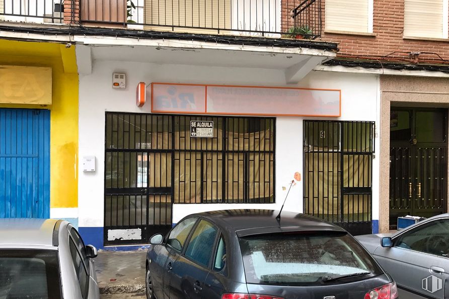 Retail for rent at Calle Eusebio Rubalcaba, 9, Talavera de la Reina, Toledo, 45600 with car, automotive parking light, land vehicle, vehicle, automotive tail & brake light, property, photograph, automotive side marker light, vehicle registration plate and window around