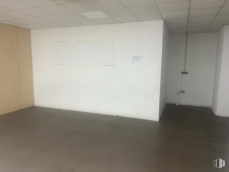 Oficina en alquiler y venta en Edificio Astygi, Calle San Romualdo, 26, San Blas - Canillejas, Madrid, 28037 con madera, edificio, suelos, hall, suelo, accesorio, techo, madera dura, evento y contrachapado alrededor