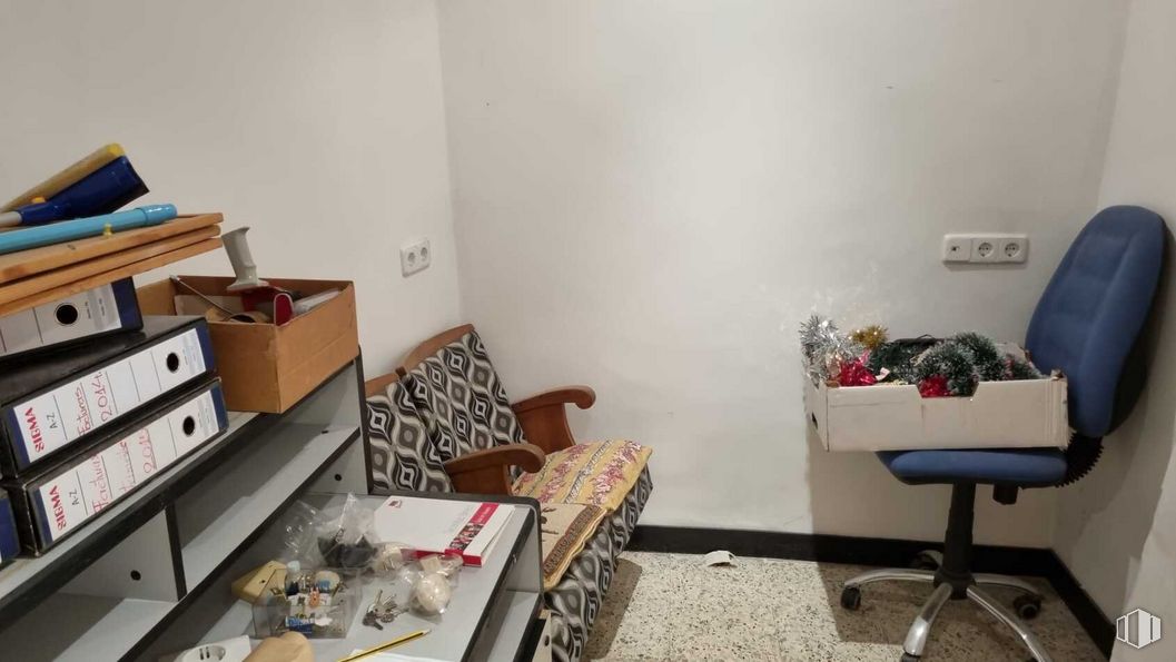 Retail for sale & for rent at Avenida Real, Vicálvaro, Madrid, 28032 with chair, furniture, cabinetry, building, comfort, floor, drawer, flooring, chest of drawers and living room around