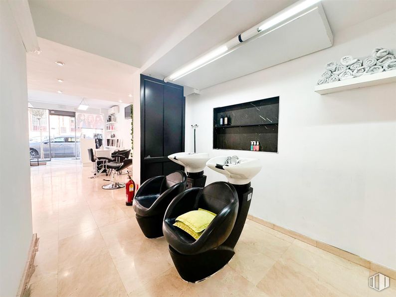 Local en venta en Calle Ponzano, 72, Chamberí, Madrid, 28003 con silla, alumbrado, lámpara, fregadero, interiorismo, diseño automovilístico, confort, marco, madera y suelo alrededor