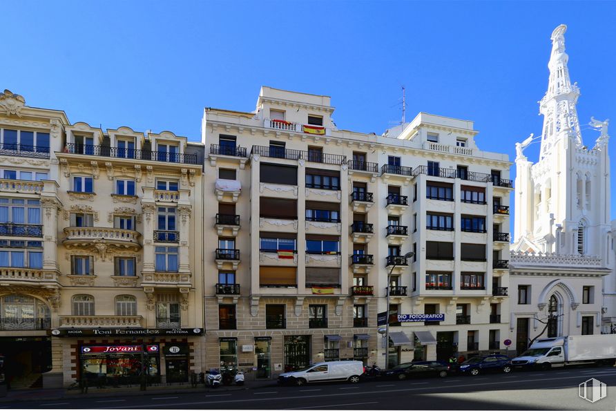 Oficina en alquiler en Calle Goya, 30, Salamanca, Madrid, 28001 con edificio, camioneta, cielo, propiedad, ventana, diseño urbano, barrio, bloque de torre, fachada y sobresaliente alrededor