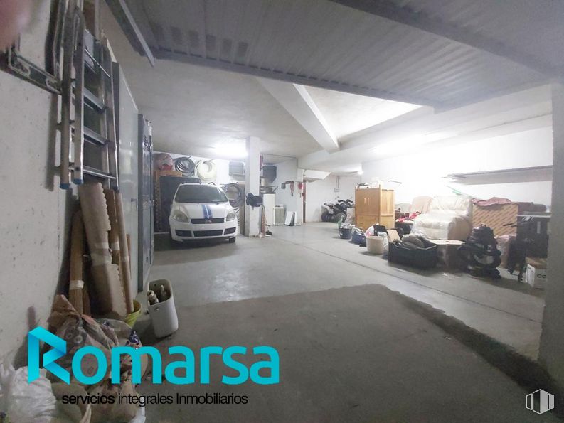 Industrial for sale at Calle Doctor Jesús Galán, Ávila, 05003 with car, person, luggage & bags, pillow, automotive parking light, wheel, tire, vehicle, automotive tire and motor vehicle around