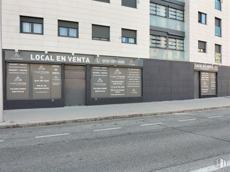 Local en venta en Zona Las Tablas, Fuencarral - El Pardo, Madrid, 28050 con ventana, edificio, puerta, casa, fachada, accesorio, edificio comercial, ciudad, fuente y material compuesto alrededor