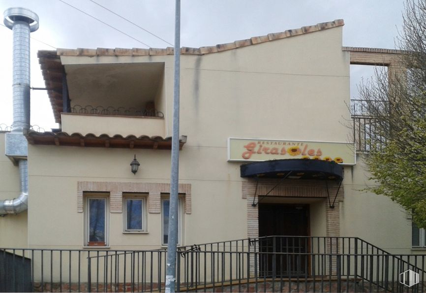 Local en venta en Calle de La Mancha, 2, Ontígola, Toledo, 45340 con ventana, propiedad, cielo, valla, barrio, edificio, área residencial, pared, fachada y propiedad material alrededor