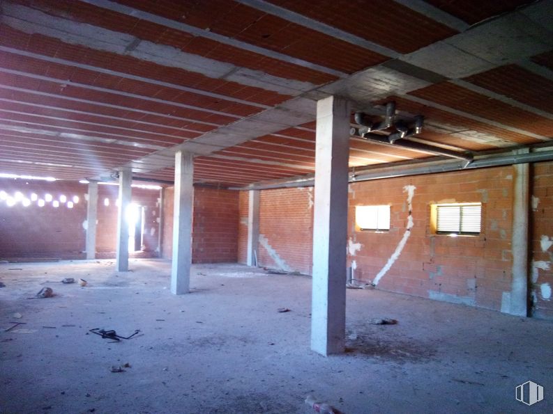 Local en alquiler y venta en Calle Teruel, 1, Pantoja, Toledo, 45290 con propiedad, viga, suelo, madera, pasillo, piso, techo, tintes y matices, gas y material compuesto alrededor