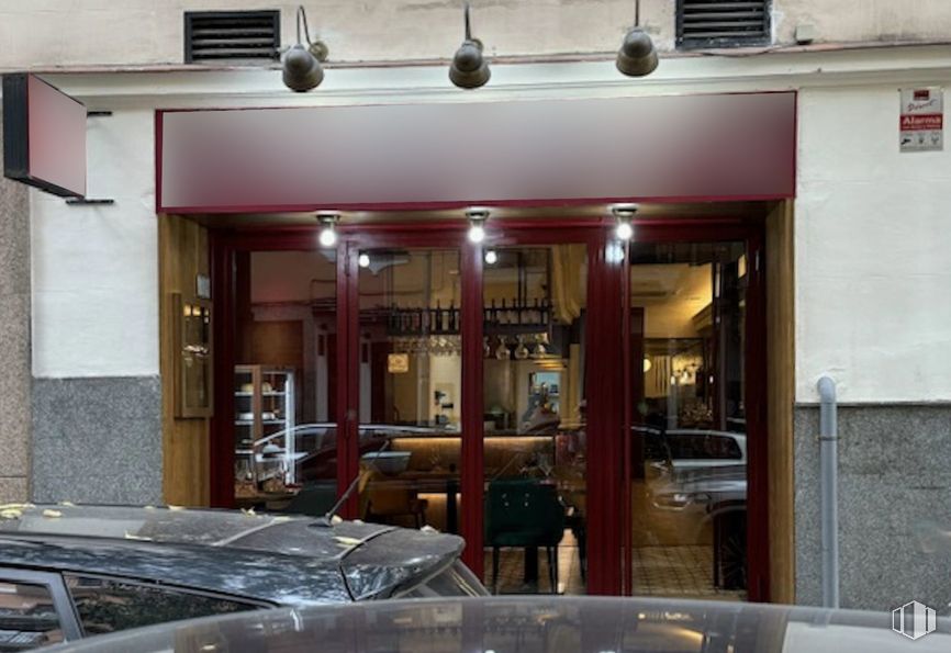 Retail for sale at Zona Argüelles, Chamberí, Madrid, 28015 with door, glass and restaurant around