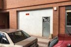 Retail for rent at Calle Alquiles, 21, San Blas - Canillejas, Madrid, 28022 with car, door, automotive parking light, land vehicle, vehicle, property, photograph, window, automotive lighting and motor vehicle around