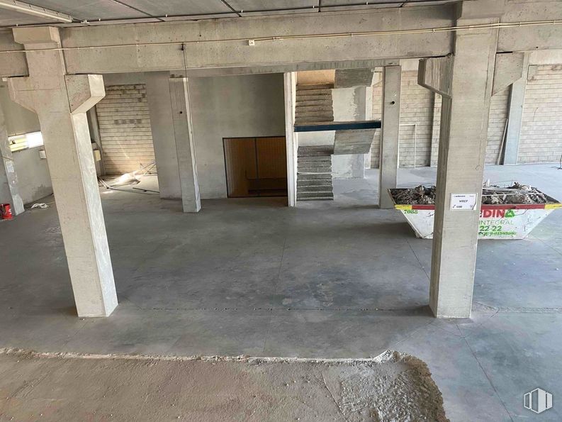 Industrial for sale & for rent at Calle Francisco Alonso, 3  DUPLICADO, Alcalá de Henares, Madrid, 28806 with floor, flooring, building, gas, wood, composite material, concrete, building material, ceiling and hall around