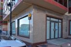 Retail for sale & for rent at Calle Burgohondo, Ávila, 05002 with car, door, property, hood, automotive lighting, window, architecture, interior design, wood and neighbourhood around