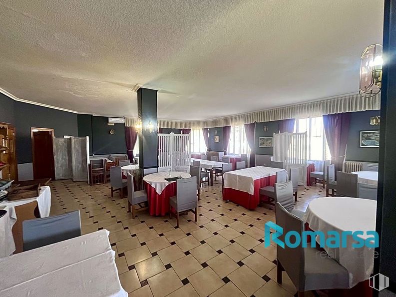 Retail for sale & for rent at Valle de Amblés, Muñogalindo, Ávila, 05530 with chair, light fixture, kitchen & dining room table, property, interior design, building, floor, flooring, decoration and ceiling around