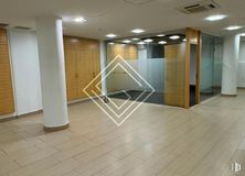 Retail for rent at Zona Almagro, Chamberí, Madrid, 28010 with flooring, floor, interior design, ceiling, composite material, door, glass, tile flooring, tile and transparency around