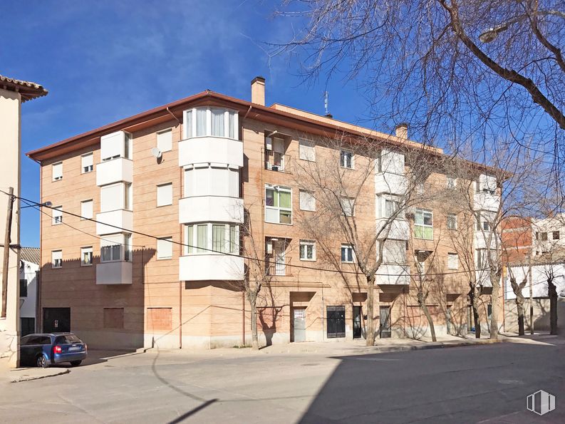 Retail for sale & for rent at Calle Cardenal Reig, 9, Ocaña, Toledo, 45300 with car, building, sky, daytime, window, tree, architecture, condominium, urban design and neighbourhood around