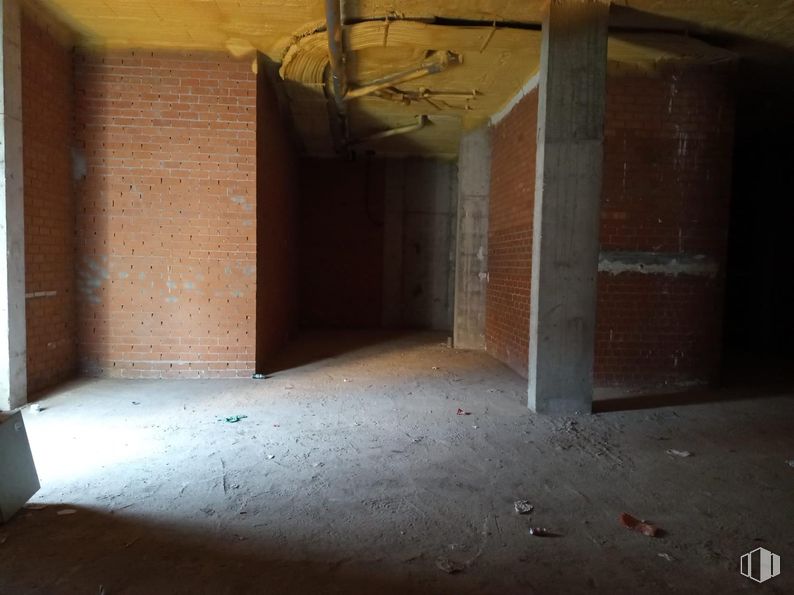 Retail for rent at Carretera Noblejas, 7, Ocaña, Toledo, 45300 with wall, floor, flooring, ceiling, composite material, concrete, building material, brickwork, brick and plywood around