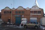 Industrial for sale at Calle Monte Blanco, Fuenlabrada, Madrid, 28944 with car, wheel, building, tire, automotive parking light, sky, vehicle, window, automotive exterior and snow around