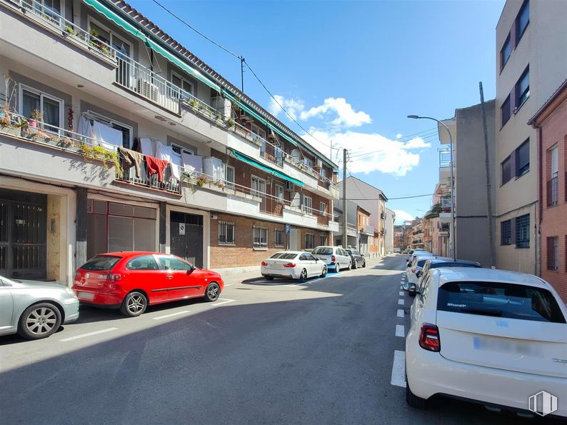 Local en venta en Calle Saturno, Barajas, Madrid, 28042 con coche, edificio, neumático, ventana, luz de estacionamiento, vehículo terrestre, rueda, cielo, vehículo y nube alrededor