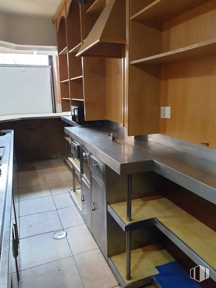 Local en venta en Zona Coronel de Palma, Móstoles, Madrid, 28934 con ebanistería, mueble, encimera, madera, edificio, cocina, suelos, interiorismo, suelo y tinte para madera alrededor