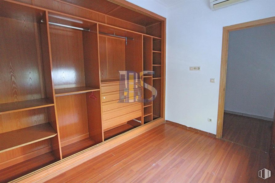 Oficina en venta en Calle Maqueda, La Latina, Madrid, 28024 con ebanistería, propiedad, mueble, madera, puerta, accesorio, edificio, suelo, tinte para madera y suelos alrededor