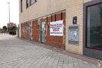 Local en alquiler y venta en Calle Laurel, 3, Fuenlabrada, Madrid, 28942 con ventana, edificio, póster, albañilería, accesorio, ladrillo, superficie de carretera, barrio, pared y madera alrededor