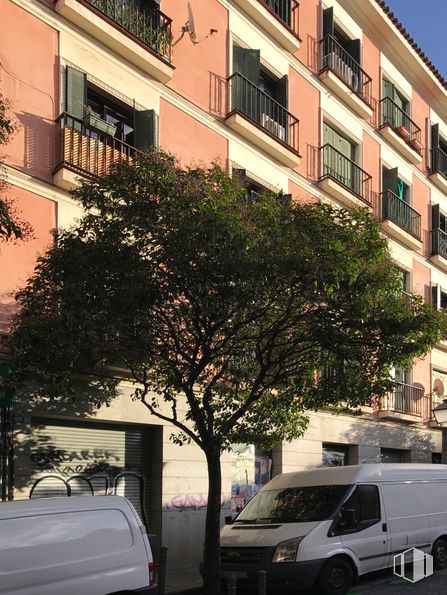 Local en venta en Calle Divino Pastor, 32, Centro, Madrid, 28004 con camioneta, ventana, neumático, coche, edificio, propiedad, fotografía, vehículo, rueda y vehículo motorizado alrededor