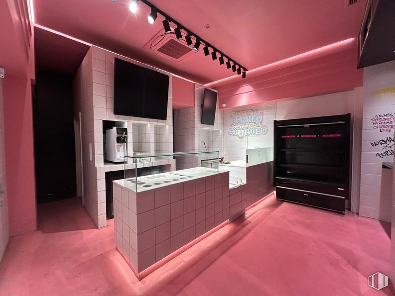 Retail for sale & for rent at Calle Alberto Aguilera, 48, Chamberí, Madrid, 28015 with cabinetry, pink, ceiling, transparency, cleanliness and tile around