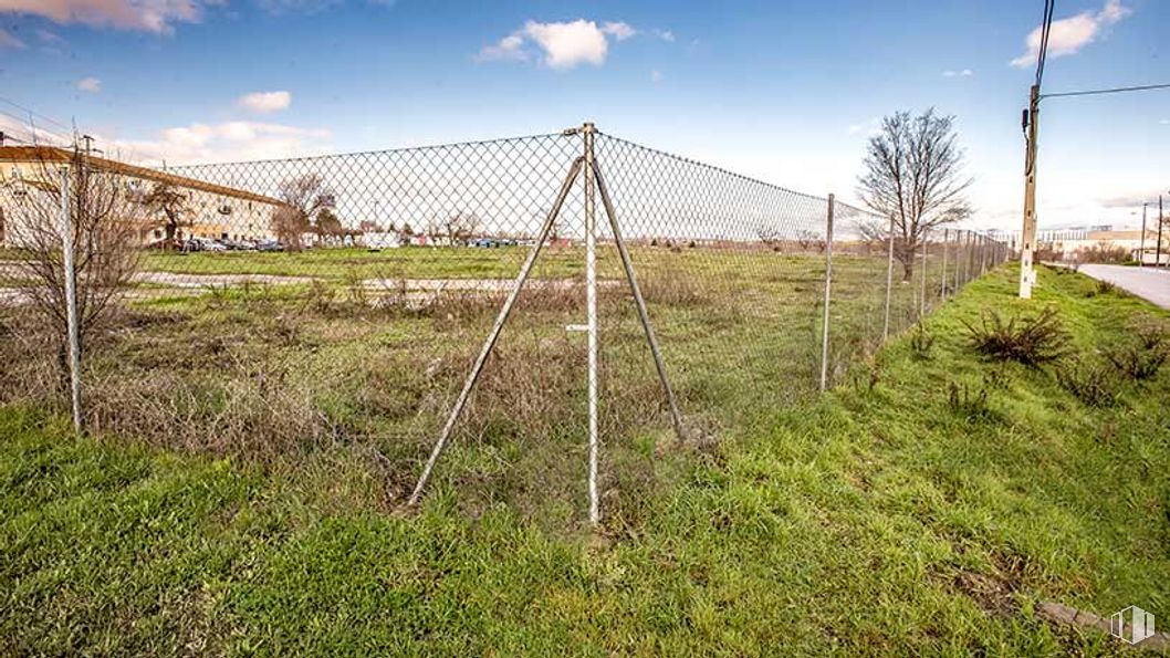 Suelo en venta en Avenida Aragón, Parcela T.3.5.402, San Blas - Canillejas, Madrid, 28022 con puente, nube, cielo, planta, propiedad, comunidad de plantas, ecorregión, árbol, entorno natural y lote de tierra alrededor