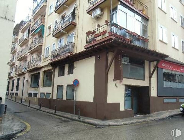 Local en venta en Los Tiradores-Centro, Cuenca, 16001 con ventana, edificio, propiedad, arquitectura, diseño urbano, barrio, área residencial, pared, fachada y bienes raíces alrededor