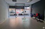 Retail for sale at Calle Villajimena, 18, Vicálvaro, Madrid, 28032 with chair, car, light fixture, lighting, flooring, floor, interior design, composite material, door and glass around