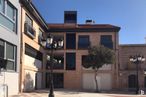 Retail for sale & for rent at Plaza España, 3, Santa Cruz del Retamar, Toledo, 45513 with window, building, sky, architecture, urban design, condominium, shade, residential area, neighbourhood and facade around