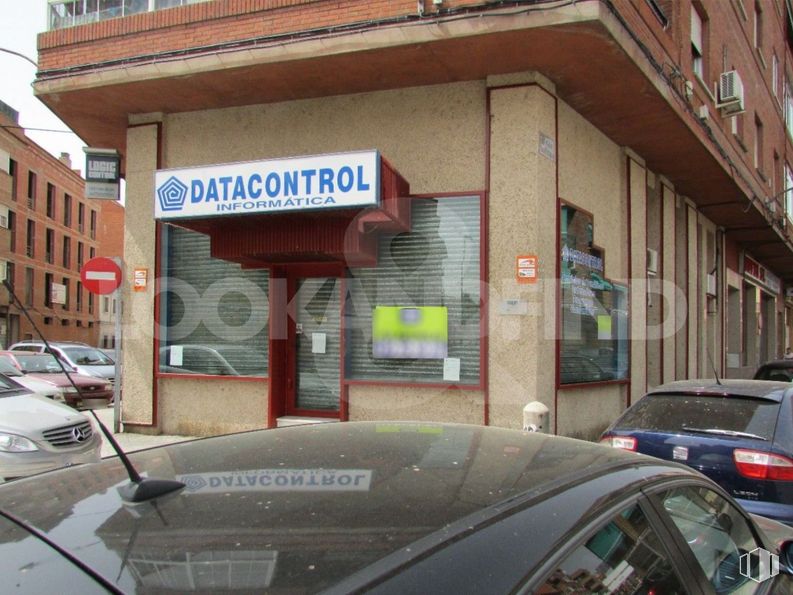 Oficina en alquiler en Zona Puerta de Cuartos, Talavera de la Reina, Toledo, 45600 con coche, edificio, luz de estacionamiento automotriz, vehículo terrestre, vehículo, ventana, vehículo de motor, infraestructura, arquitectura y modo de transporte alrededor