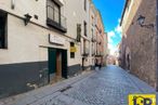 Local en alquiler y venta en Casco Antiguo, Cuenca, 16001 con edificio, ventana, cielo, superficie de la carretera, barrio, nube, asfalto, suelos, inmobiliario y carretera alrededor