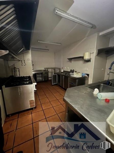 Local en venta en Calle Hospital, 24, Pozuelo de Alarcón, Madrid, 28223 con aparato de cocina, encimera, electrodoméstico, edificio, mesa, interiorismo, silla, suelos, cocina y diseño automovilístico alrededor