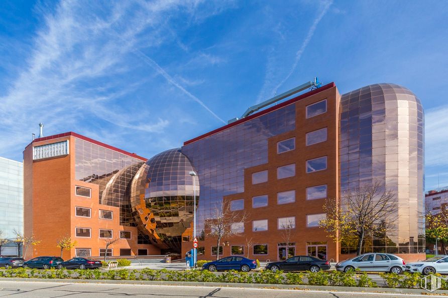 Oficina en alquiler en Edificio Doce Estrellas, Paseo Doce Estrellas, 2, Barajas, Madrid, 28042 con edificio, cielo, nube, tiempo de día, ventana, diseño urbano, condominio, rueda, bloque de pisos y fachada alrededor