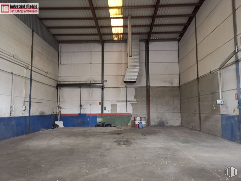 Industrial for sale at Calle Segura, 11, Mejorada del Campo, Madrid, 28840 with lighting, floor, flooring, hall, wood, composite material, gas, concrete, sport venue and asphalt around