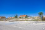 Land for sale at Calle Calderera, 11, Vicálvaro, Madrid, 28052 with house, sky, plant, road surface, cloud, window, asphalt, building, tree and tar around