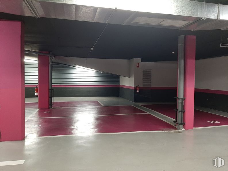 Oficina en alquiler en Paseo Castellana, 55, Chamberí, Madrid, 28046 con casa de campo, accesorio, piso, pasillo, suelo, sombra, material compuesto, tintes y tonos, edificio y techo alrededor