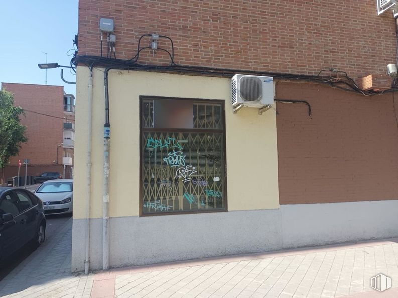 Local en alquiler y venta en Calle San Andrés, Fuenlabrada, Madrid, 28945 con coche, neumático, edificio, ventana, superficie de la carretera, árbol, pared, barrio, sombra y vehículo alrededor