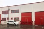 Industrial for sale at Calle Málaga, 4, Valdemoro, Madrid, 28341 with car, window, building, door, automotive parking light, tire, wheel, vehicle, automotive tire and automotive lighting around