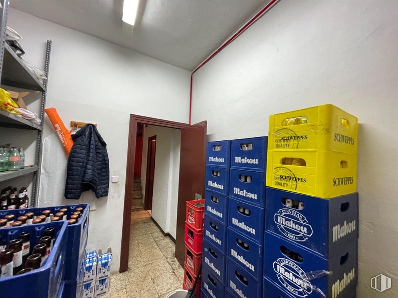 Local en venta en Barrio del Pilar, Fuencarral - El Pardo, Madrid, 28029 con parte superior, ropa, ropa de calle, caja, propiedad, suelo, gas, suelos, azul eléctrico y edificio alrededor