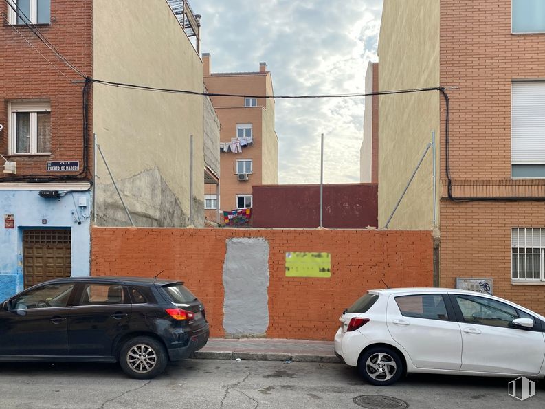 Suelo en venta en Calle Puerto de Maderi, Puente de Vallecas, Madrid, 28053 con neumático, coche, ventana, puerta, rueda, luz de estacionamiento automotriz, vehículo terrestre, vehículo, cielo y vehículo de motor alrededor