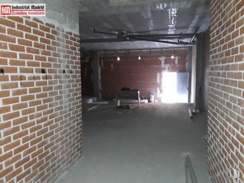 Retail for sale & for rent at Avenida Europa, Arganda del Rey, Madrid, 28500 with property, brickwork, fixture, brick, building material, flooring, composite material, concrete, hall and ceiling around