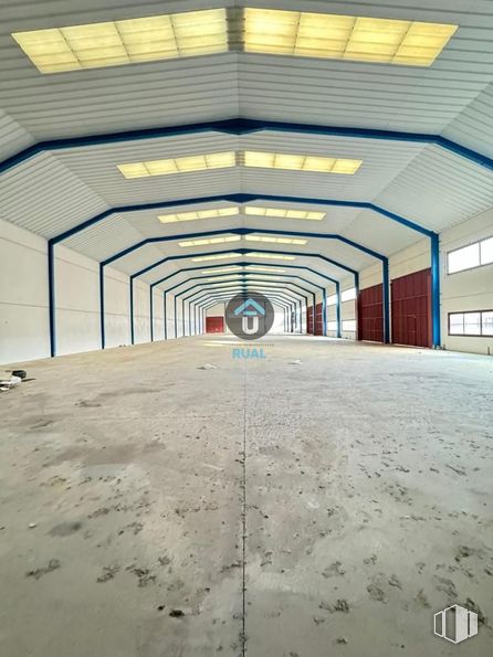 Industrial for sale at Polígono Torrehierro, Talavera de la Reina, Toledo, 45600 with light fixture, concrete, warehouse, daylighting, design, building material, hall and beam around