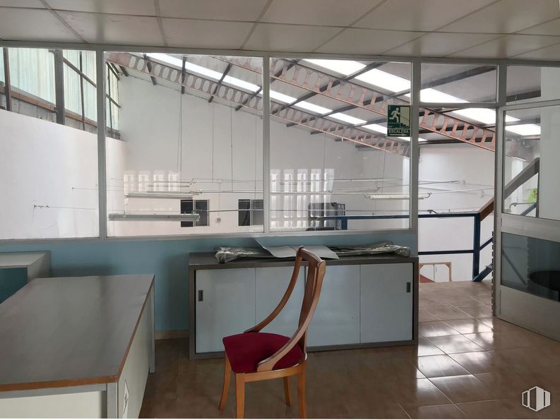 Industrial for sale at Zona Barrio Estación - Cruz Roja, Illescas, Toledo, 45200 with chair, fixture, building, wood, kitchen, table, flooring, house, hall and writing desk around