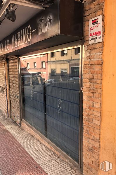 Local en venta en Calle Esperanza Macarena, 36, Villaverde, Madrid, 28021 con madera, superficie de carretera, accesorio, ladrillo, albañilería, tintes y matices, gas, fachada, edificio y metal alrededor