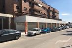 Retail for rent at Calle Labrador, 1, Navalcarnero, Madrid, 28600 with car, building, tire, automotive parking light, wheel, land vehicle, vehicle, sky, window and motor vehicle around