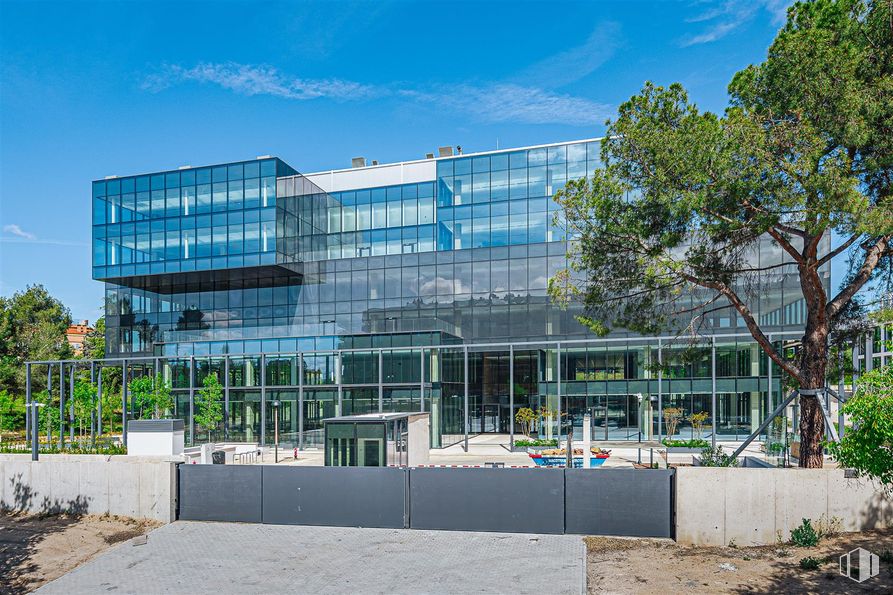 Oficina en alquiler en Edificio Torre de los Valores, Calle Mesena, 80, Hortaleza, Madrid, 28033 con edificio, fachada, ciudad, zona urbana, arquitectura, edificio comercial, espacio público, área metropolitana, diseño urbano y uso mixto alrededor