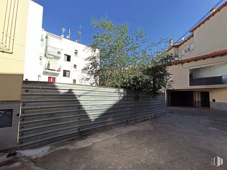 Suelo en venta en Callejón Luna, Arganda del Rey, Madrid, 28500 con edificio, cielo, ventana, asfalto, superficie de la carretera, diseño urbano, zona residencial, barrio, pared y madera alrededor