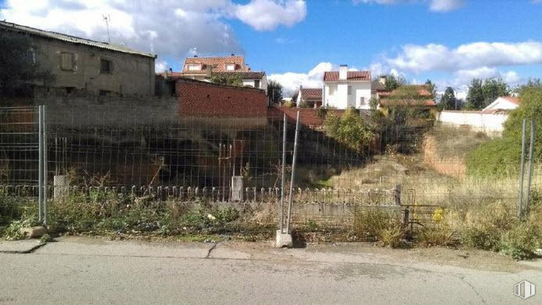 Suelo en venta en Casco Urbano, Uceda, Guadalajara, 19187 con edificio, planta, nube, cielo, ventana, arquitectura, lote de terreno, barrio, zona residencial y árbol alrededor