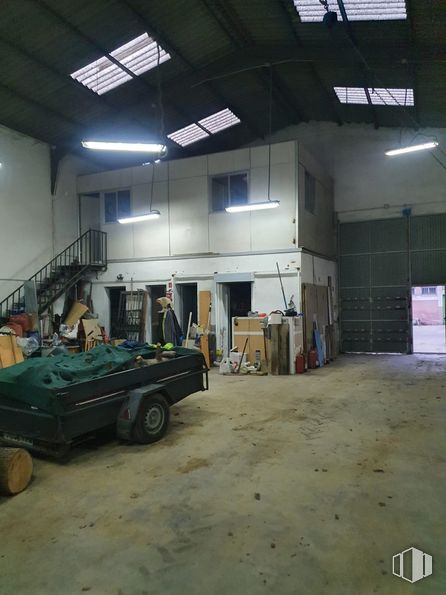 Industrial for sale at Polígono de La Ermita, El Viso de San Juan, Toledo, 45215 with wheel, tire, ceiling, building material and hall around