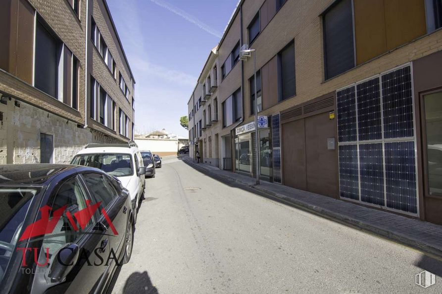 Local en alquiler y venta en Zona Centro, Bargas, Toledo, 45593 con coche, edificio, neumático, ventana, vehículo, cielo, iluminación automotriz, rueda, superficie de carretera y vehículo motorizado alrededor