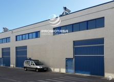 Industrial for sale at Zona Rivas Futura, Rivas-Vaciamadrid, Madrid, 28529 with car, commercial building, parking, headquarters, corporate headquarters, executive car and parking lot around